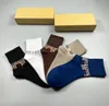 2023 дизайнерские носки, мужские и женские носки, роскошные брендовые дышащие спортивные носки, 5 шт. с коробкой, модные чулки, спортивные хлопковые носки одного размера