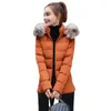 Trenchs de femmes Manteaux d'hiver Manteau Femmes Caramel M-4XL Plus Taille Amovible Fourrure Parkas Nice Coréen Court Slim Rouge Down Coton