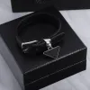 Designer de luxo preto pulseiras charme pulseira de couro para mulheres homem banhado branco corrente pulseiras fornecimento