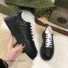 Femmes Petite Chaussure Designer Mêmes Chaussures En Cuir Hommes Famille Haute Blanc La Mode Hommes Sneaker Été Casual Version Polyvalente Femme Semelle Épaisse 9wz8