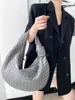 Designer Luxury New Handbags Botteg Vene Baodishjia's same type of sheepskin woven cloud bag large bag casual knotted handbag bag tide XR5GM