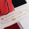 Nowy projektant Diamond Pearl V Naszyjnik Złote naszyjniki dla kobiety 18K Gold Sain Crystal Choker Women Wedding Jewelry Akcesoria Hurtowe