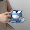 Copos pires pintados à mão o céu azul e nuvens brancas xícara de café com pires cerâmica artesanal conjunto de chá bonito presente tazas de café