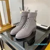 2023-Designer Luxe Pure Couleur Bottines Femmes Cuir Fête en plein air Lettre respirante Chaîne en métal Boot Boot Ladys Mode Chaussures de confort à talon moyen