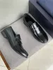 Ayakkabı erkek siyah lüks tasarımcı iş oxfords deri nefes alabilen resmi elbise erkek ofis düğün daireler lastik ayakkabı mocassin homme