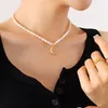 Collar de cuentas de cadena de clavícula de perlas naturales de agua dulce, collares con colgante de Luna chapado en oro de acero inoxidable, joyería de moda para mujer