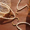 Naturligt sötvatten Pärlkorgskedjekedjor Pärlor Halsband Rostfritt stål Guldpläterat månhänge Halsband Kvinnor Fashin Jewelry