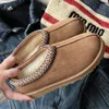 Designer Australien snöstövlar Tazz Tasman tofflor Kvinnor Slides Luxury Australian Ultra Mini Platform Boot Winter Warm Suede Woolen Womens päls ankelstövlar