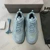 أحدث المصممين Denim Blue Triple S Sneaker Paris 17FW المدربين الرجال للنساء منصة فاخرة منصة رجعية Retro Blue Daddy Shoes with Box NO477