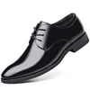 Chaussures habillées Chaussures en cuir respirant pour hommes noir en cuir souple fond souple printemps et automne homme hommes d'affaires vêtements de cérémonie chaussures décontractées 230912