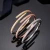 Pulseiras de casamento de luxo Mulheres Man Homem Bracelete de unhas de punho de ouro para joias de amante para o dia dos namorados Presente do Dia dos Namorados