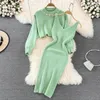 Arbetsklänningar Autumn Winter Knit Dress Set Women Fashion Pearl Sweaters och MIDI Outfit 2023 Elegant Long Sleeve Sweater Tvådelat Set