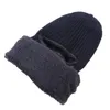 Berets Winter Männer Feste Farbe warmer Buchstaben Stricker integrierter Hutschal Erwachsener Plüsch dickerer Windschutz im Freien Frauen Mode Mode