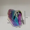 Kurt Geiger Regenbogen-Adlerkopf-Handtasche, Umhängetasche, 26 cm, mittelgroße Raibow-Vogel-Patchwork-Schulterkette, kleine Geldbörse mit Klappe