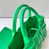 Top édition originale Boutique Sacs de soirée Arco de luxe de Botegss Ventss à vendre 2023 Mini sac fourre-tout plissé frais et mignon avec un vrai logo
