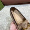 Kledingschoenen gewatteerde loafers 100% echt leer herenplatform Authentieke koeienhuid Metalen gesp Mocassin Plat lamsleer met gouden hardware Luxe ontwerper t8lG#