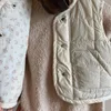 チョッキ7438子供ベスト秋の韓国の女の子のベストベージュの花の花柄の薄い綿のコートは両側に薄い綿のコートを着るウエストコート230912