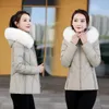 Casacos de trincheira femininos moda gola de pele com capuz para baixo casaco de algodão das mulheres inverno parkas jaqueta curta quente acolchoado puffer neve wear outwear