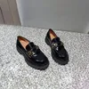 kvinnors casual skor mode retro läder brittisk stil avslappnad små läderskor designer tjocka sulor ökar metallkedjan loafers