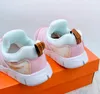 NK2023 Buty Buty Buty świąteczne prezent na Halloween Prezent Dzieci Sneaker 2023 Kids Designer Marka Buty sportowe Buty swobodne buty dziecięce buty dla dzieci