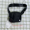 Lu Belt Bag Outdoor Påsar Kvinnor Män i midja Bag uppgraderad Silikon Lablig Gym ELASTIC JUSTABLE REM -blixtlås Fanny Pack Black Color210o