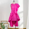 Plusstorleksklänningar 4xl Party Dress for Women 2023 Oregelbunden längd Pink O Neck Ruffle Robes Sexiga damer Evenig Homecoming outfit Cocktail