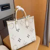 Luxury Designer Tote Bags Fashion Shopping Bags Large capacity Printed Handbags High Quality Tote Bags Flower Embossed Handbags Classic Shoulder Bag Clutch Bags