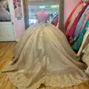 Champagne Princess Collo alto Abito da ballo Abiti stile Quinceanera Spalle scoperte Perline Appliques Perle Abiti di lusso De 15 Anos