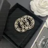 2023 Nya kvinnor Brosch Crystal Brand Jewelry Diamonds Vintage Luxury Advanced Retro Brosches for Designer High Quality Pins Exquisite Present Officiella reproduktioner