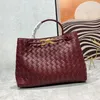 Handväska designer shoppingväskor Andiamo Medium Tote Bag Women Axel Bag Woven Calf Leather Fashion Crossbody Bag Luxury Handväska Ny