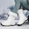 Botlar kış yeni büyük dış giyim anti -slip pamuk ayakkabıları peluş ve kalınlaşmış ılık kar 230830 ile kadın eğlence şemsiye bezi