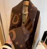 Yeni Marka Erkek Kaşmir Kış uzun tasarımcı eşarplar erkek sıcak kadın baskısı v mektup yün sargısı Pashmina g23091217z-6