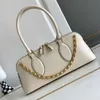 Designer Bag Valen Bags Inlaid Handbag Designer V Tote One 2023 Lady Bags New Rivet Handheld Underarm Bag com Advanced Sense Fashion Chain Tendência High End Conta Z CEE0