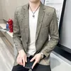 メンズスーツファッション韓国語バージョンカジュアル紳士100マッチングレターハンサムなスリムなイタリアスタイルの結婚式のホストブレザー
