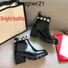 Nya 23SS Korta stövlar Cowhide Belt Buckle Metal Women Shoes Classic Thick Heels Leather Designer Shoe High Heeled Fashion Diamond Lady Womens Boots