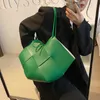 Оптовые сумки-тоут Botegss Ventss Arco Handbags интернет-магазин Женская сумка 2023 Новая персонализированная тканая сумка-тоут Модная буквенная сумка на плечо с настоящим логотипом