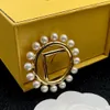 Broche ronde en perles pour femmes, nouvelle lettre de luxe, mi-antique, tempérament minoritaire, haut sens, vente en gros
