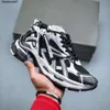 Designers Mulheres Homens Balenciga Sapatos Casuais Runner 7.0 Transmitir Sentido Treinadores Preto Branco Rosa Azul Borgonha Desconstrução Sapatilhas Jogging Sneakers