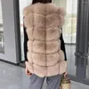 Pelliccia da donna 2023 Cappotto invernale sintetico Gilet sintetico di alta qualità Moda lussuosa giacca calda senza maniche con fibbia scura