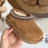 Australie Pantoufles Tasman II pour enfants en bas âge Tazz Chaussures pour bébé Claquettes en fourrure de châtaigne Peau de mouton Shearling Classique Ultra Mini Boot Mules d'hiver Bottines en daim à enfiler