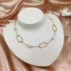 Colliers de luxe avec pendentif en forme de fleur, lettres plaquées or, collier de perles pour femmes, accessoires de bijoux, 3 Styles