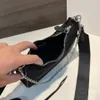 Klassiker axelpåsar högkvalitativ nylon crossbody väska bästsäljande plånbok kvinnor väskor hobo purses svarta handväskor lady påse