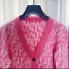 2023 Pink Lett Print Marka kardigan damska w tym samym stylu Swetery damskie DH137