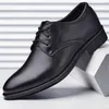 Sapatos de vestido masculino sapatos de couro sapatos de negócios all-match sapatos casuais calçados de absorção de choque resistente ao desgaste 230912
