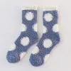 Kawaii Winter Korallen Samt Warme Socken Frauen Plüsch Schöne Socke Herz Dot Muster Teppich Damen Socken U0914