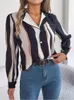 Blusas de mujer Benuynffy Bloque de color a rayas con muescas Cuello en V Tops 2023 Primavera Otoño Manga larga Casual Trabajo Oficina Camisa Top