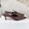 Pacchetto di pantofole per scarpe da design toteme nuove donne puntate con punta di piedi pigro scarpe sandali modelli di design tallone alto scarpe single mi1d 2jhf