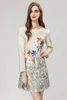Klasyczna sukienka mody 2023 Autumn/Winter Długie rękaw okrągła szyja ręcznie robiona z koralikami sukienka kwiatowa z tylnym zamkiem błyskawicznym i ceglaną dekoracją guziki