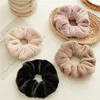 Scrunchies per capelli morbidi e caldi da donna Corda per capelli in pelliccia di coniglio corta Fascia elastica per capelli in peluche soffice coda di cavallo Anello per capelli Accessori per capelli