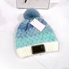 Gorro de punto de diseñador para niños y niñas, gorros de pelusa lindos para niños, gorros cálidos con pompones, gorro degradado para niños de invierno